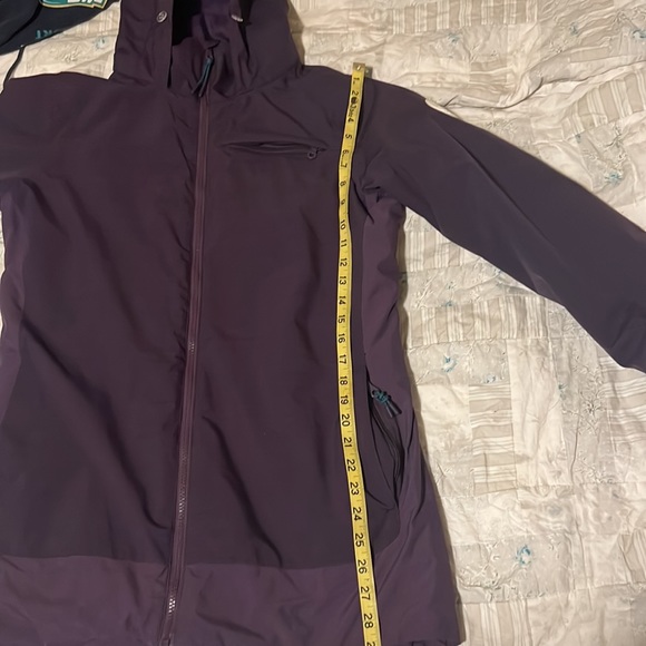 Women’s Burton Snowboard Jacket - Picture 11 of 12